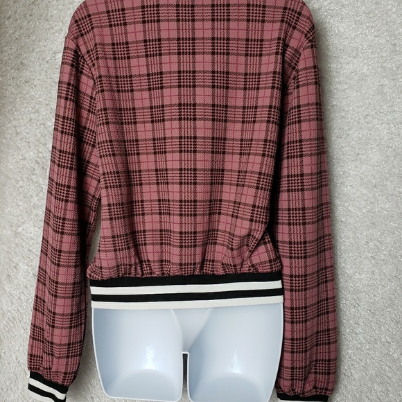 SALE!! Lightweight plaid bomber jacket. - Picture 7 of 8